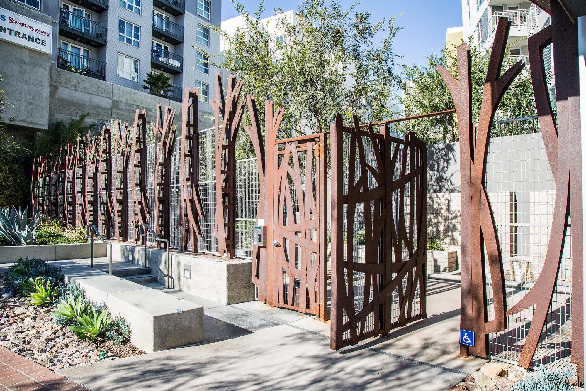 Stylish Apartments In San Diego East Village Exterior photo